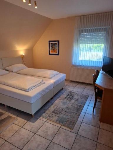 Hotel Schwarze Ense Екстер'єр фото